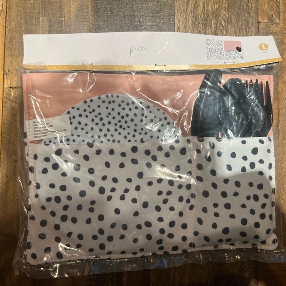 NWT target picnic sets- 4 sets total - Picture 5 of 7